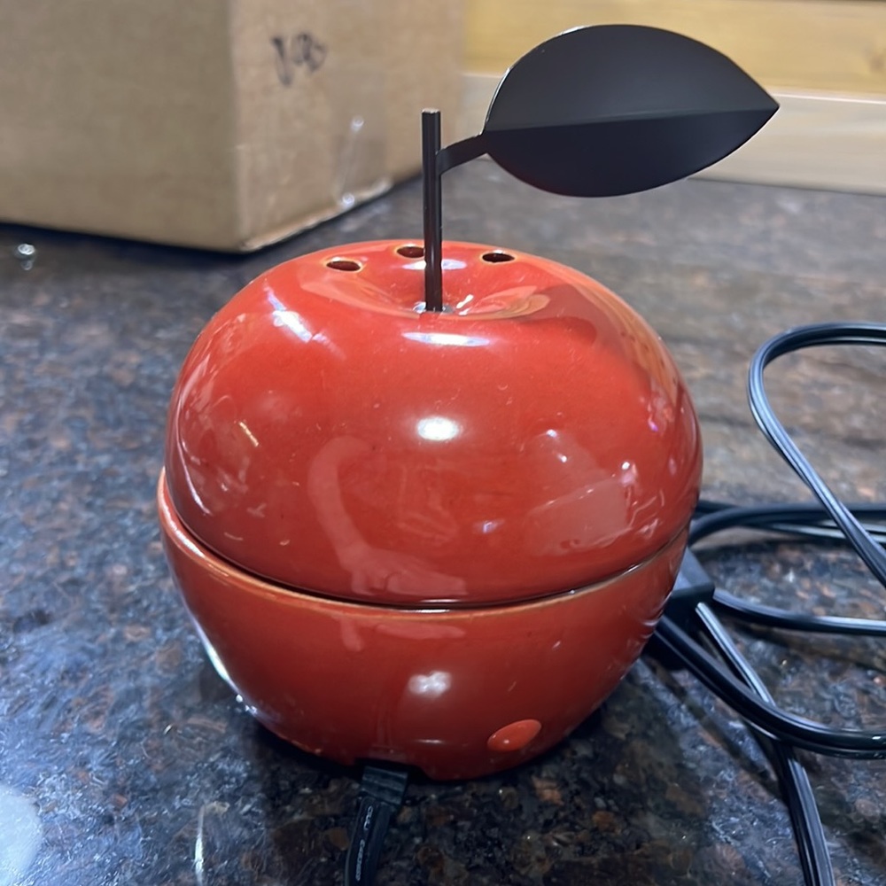 Scentsy Apple Warmer - Element Warmer - Picture 5 of 5